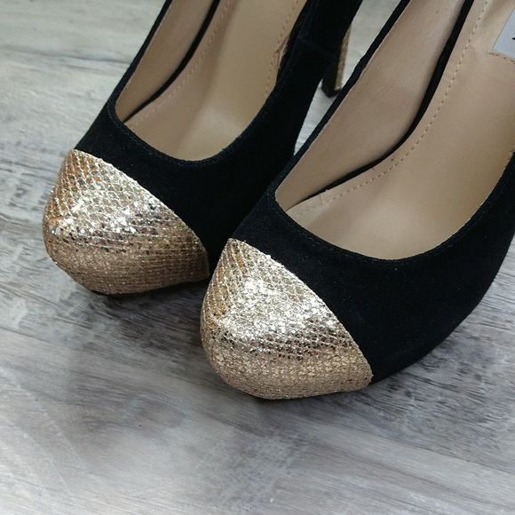 Steve Madden Black Suede and Gold Platform Heels - Picture 4 of 12